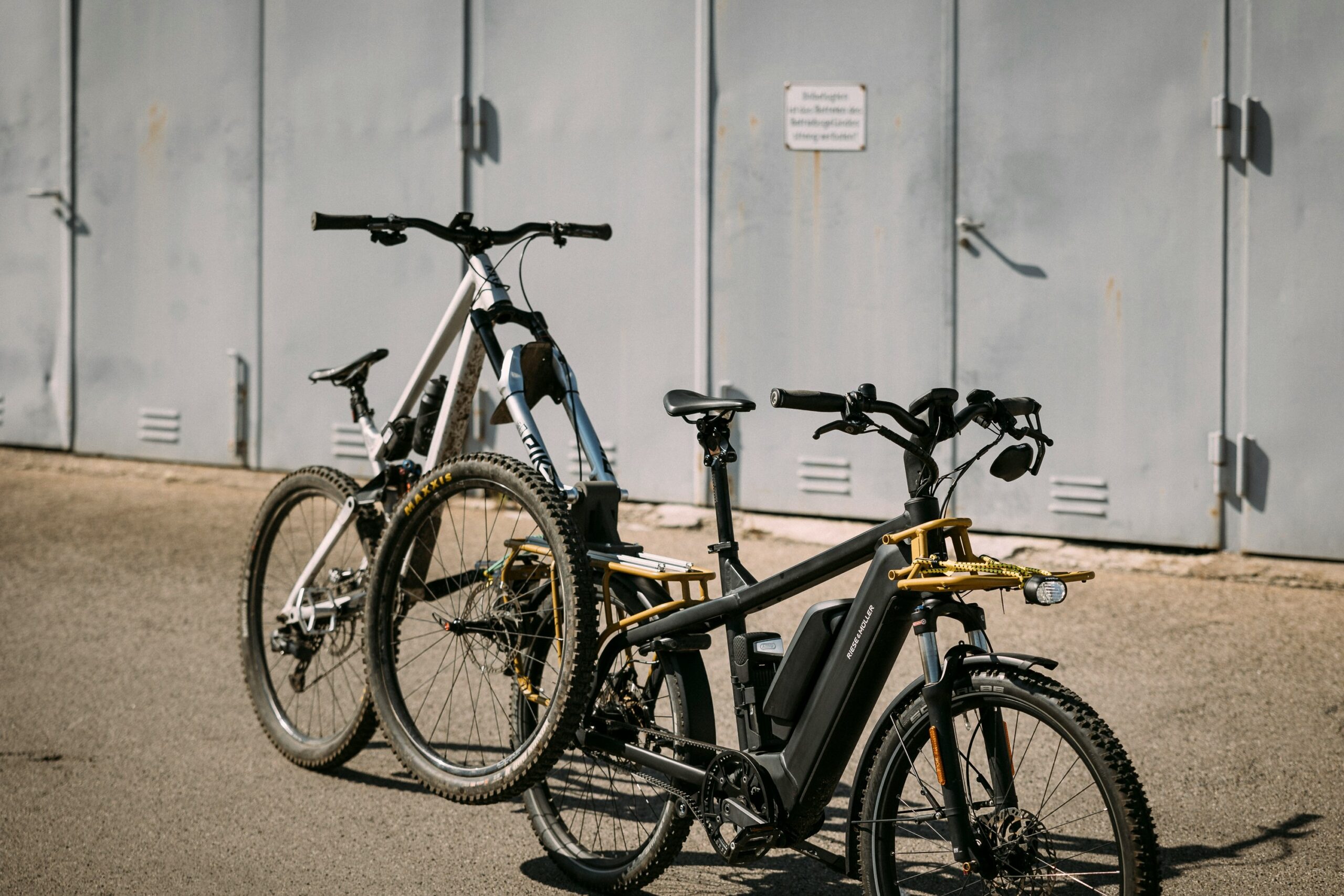 Bikes parked outside Thunderdome in Apex Legends Kings Canyon
