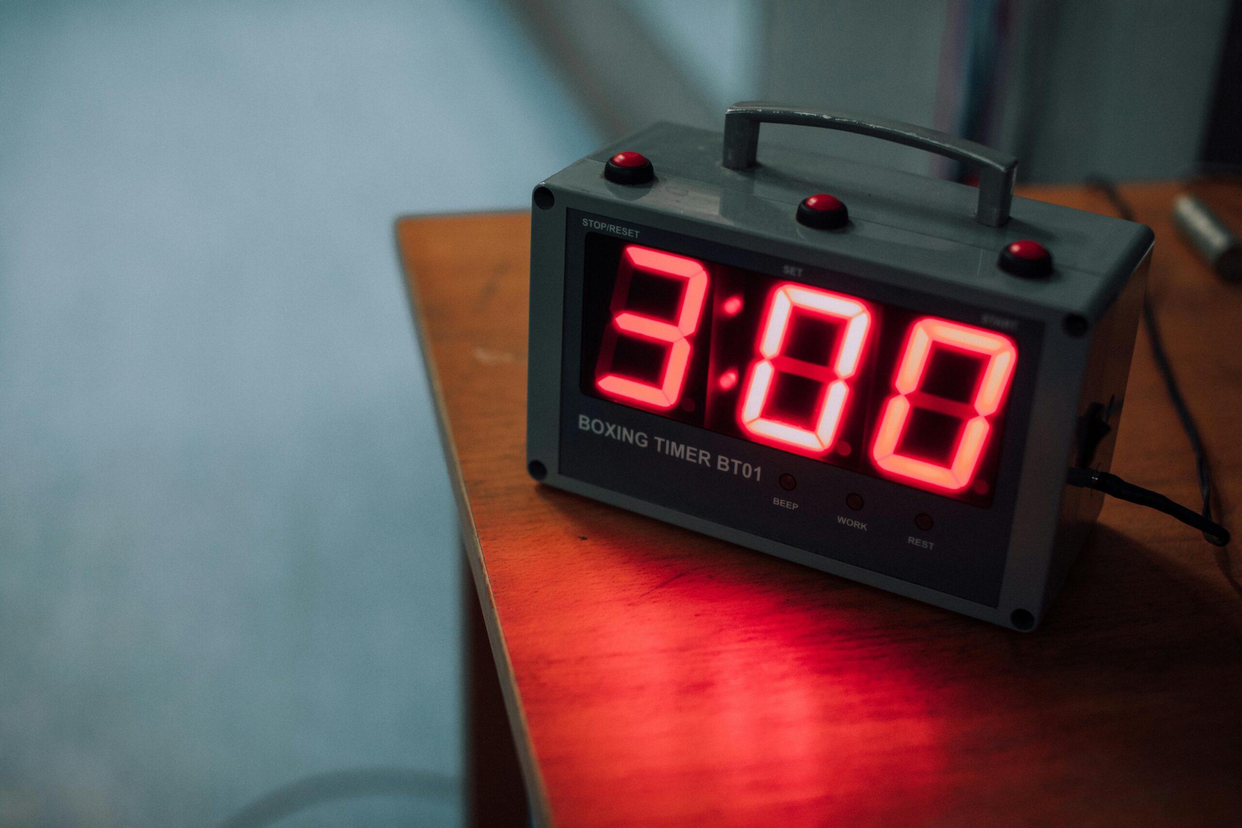 Image showing a countdown timer overlaid on an Apex Legends battlefield