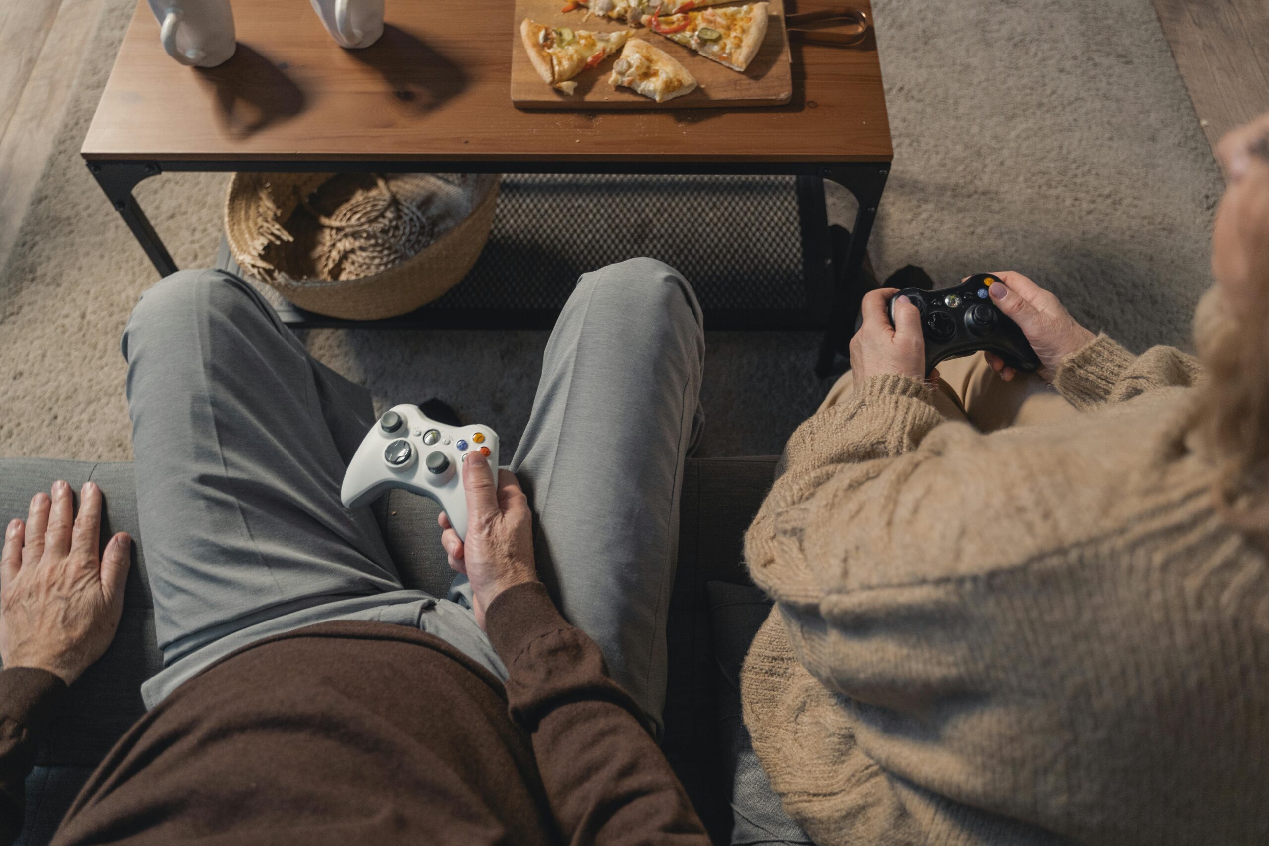Image showing an Apex Legends team struggling due to poor loot positioning