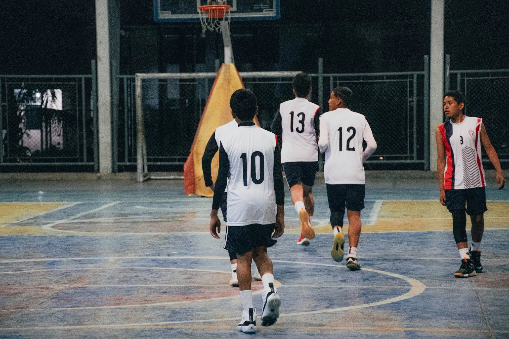 Image of TSM team celebrating victory after a clutch circle fight