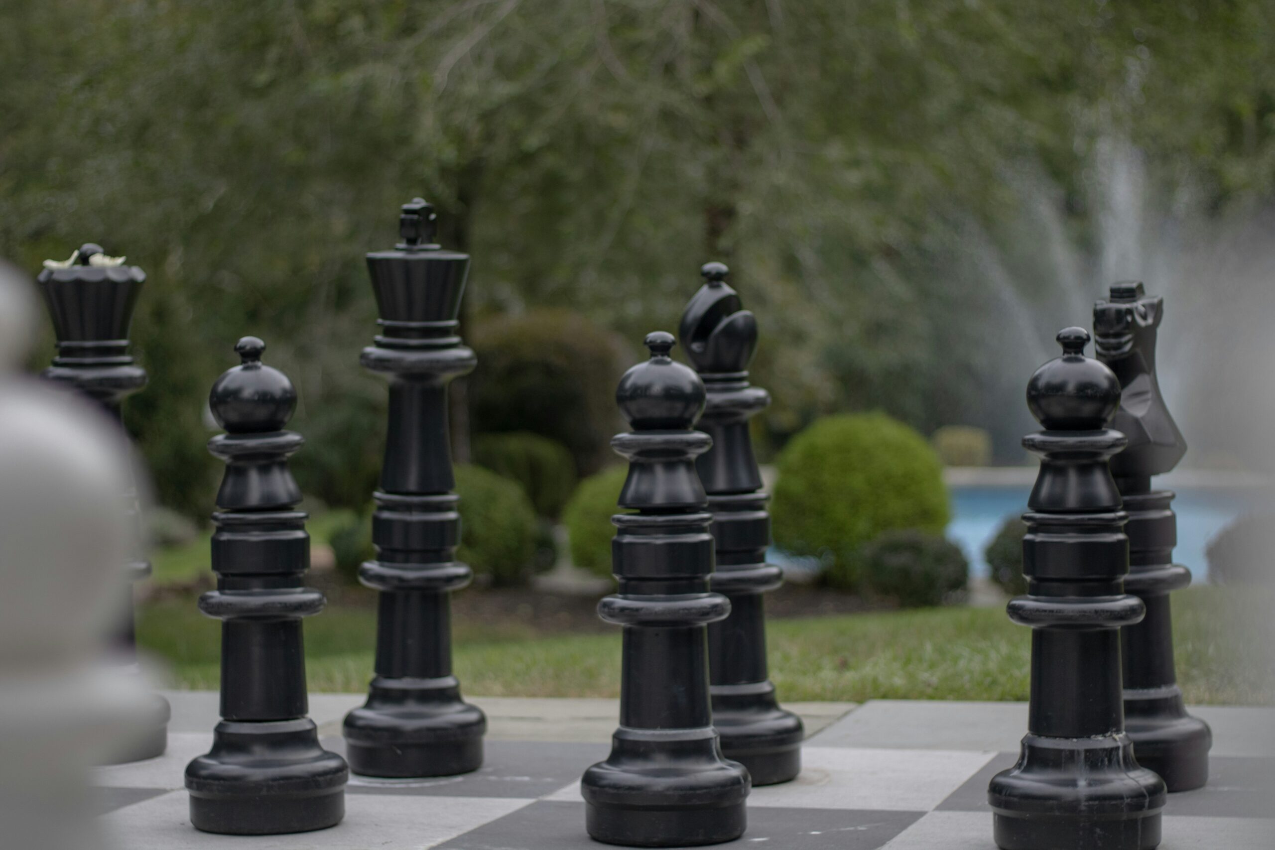 Screenshot of a professional player utilizing high ground effectively during an ALGS tournament