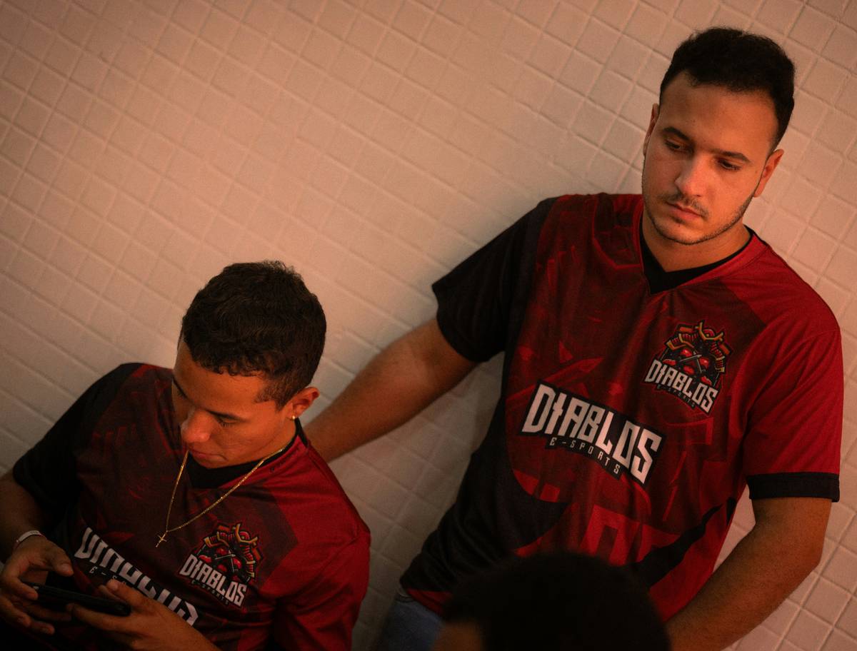 Illustration showing importance of squad positioning in battle royale games