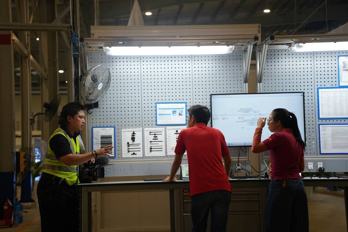 Bar chart showing ALGS legend pick rates before and after July 2024 reworks, highlighting Wattson +32%, Bangalore +18%, Seer -41%