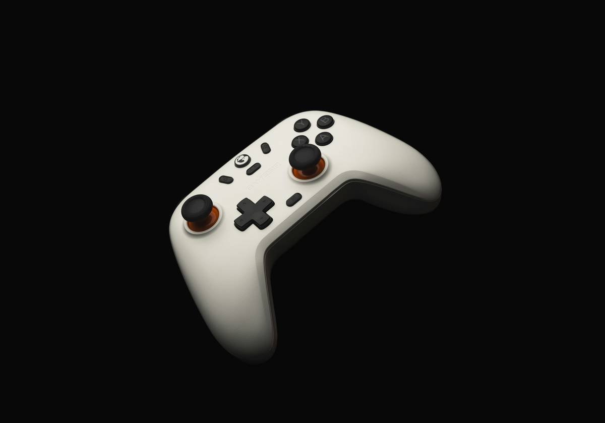 Bar chart showing Pathfinder pick rate drop from 68% to 32% in ALGS Pro League after Season 20 nerfs