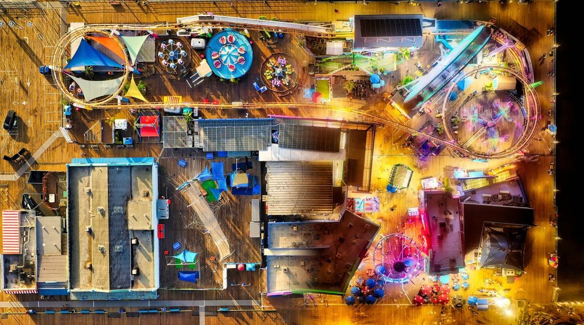 Official ALGS Storm Point loot tier map showing Level 3 (gold), Level 2 (purple), and Level 1 (blue) zones annotated with location names like The Vault, Launch Site, and Barometer.
